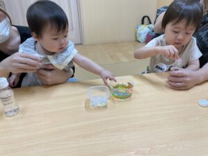 ★子育て広場　キラキラボトルを作ろう★